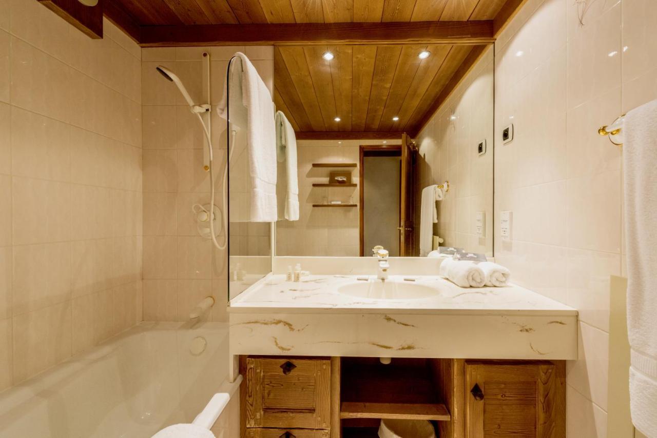 Hotel Les Sherpas Courchevel Eksteriør billede